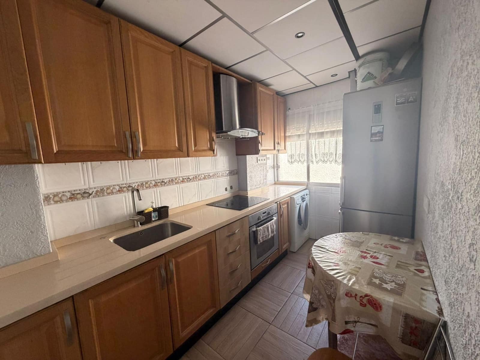 4 Zimmer Apartment zu vermieten in Alicante / Alacant Stadt - 750 € (Ref: 9543769)