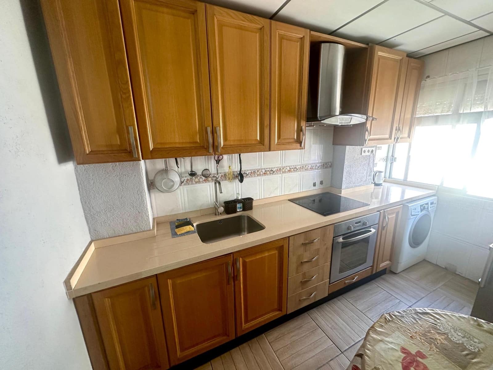 4 Zimmer Apartment zu vermieten in Alicante / Alacant Stadt - 750 € (Ref: 9543769)