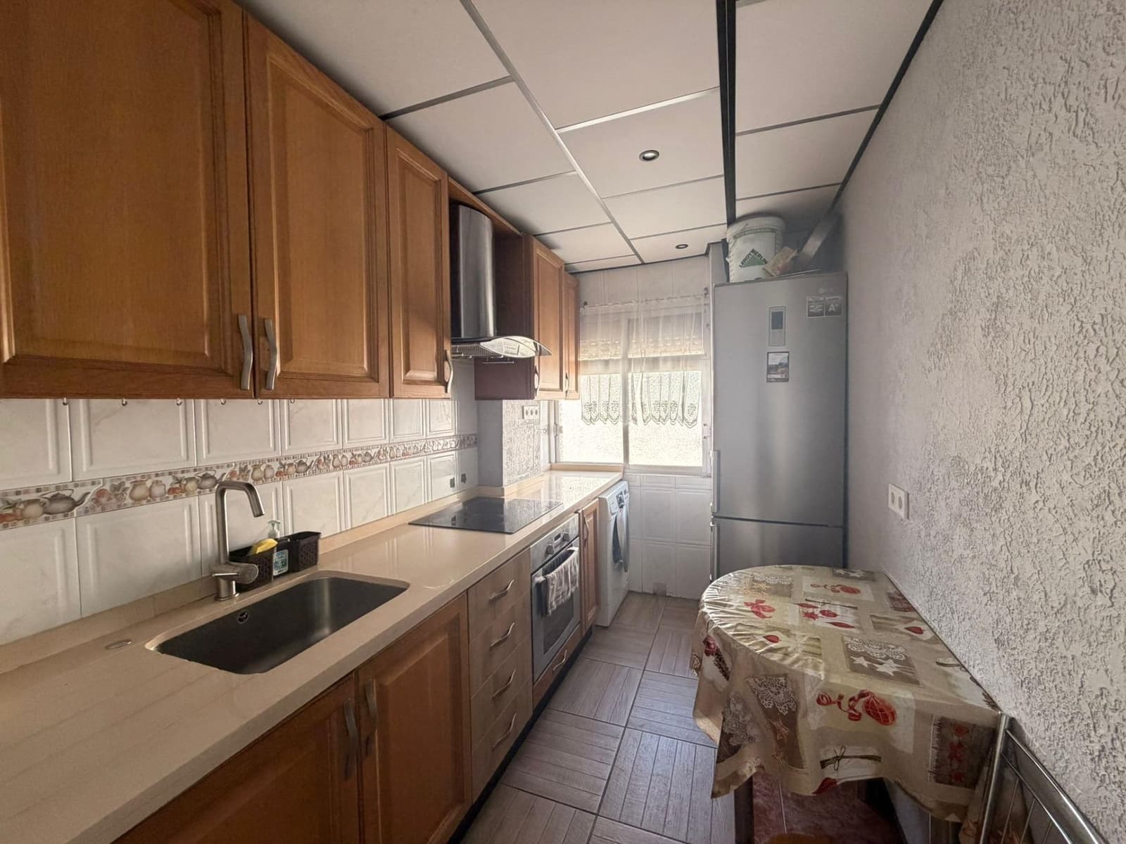 4 Zimmer Apartment zu vermieten in Alicante / Alacant Stadt - 750 € (Ref: 9543769)