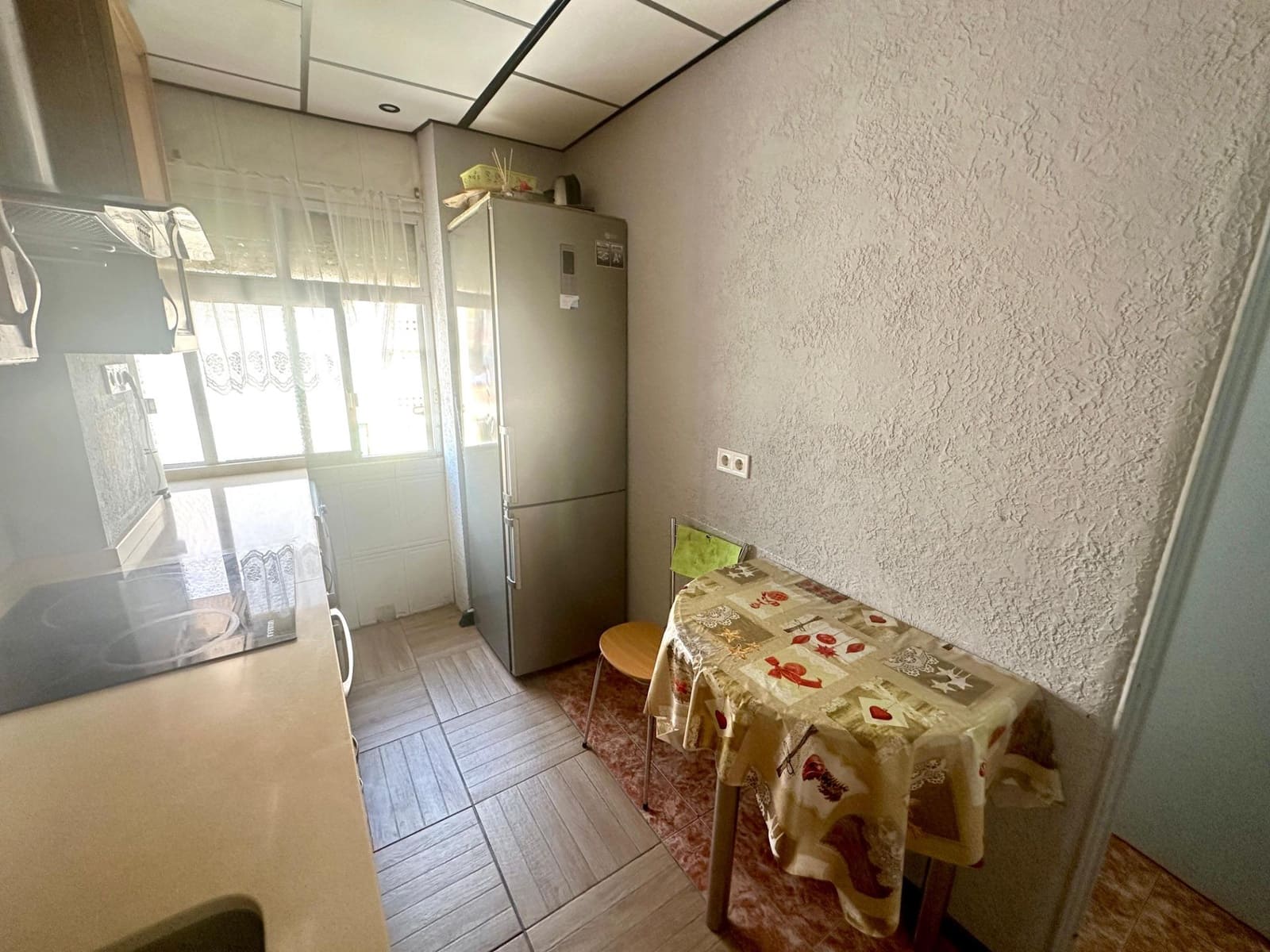 4 Zimmer Apartment zu vermieten in Alicante / Alacant Stadt - 750 € (Ref: 9543769)