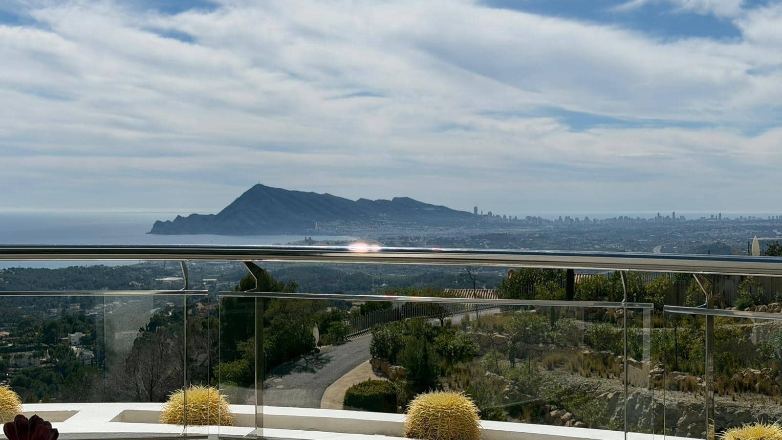 4 bedroom Villa for sale in Altea la Vella with pool garage - € 852,000 (Ref: 9548349)