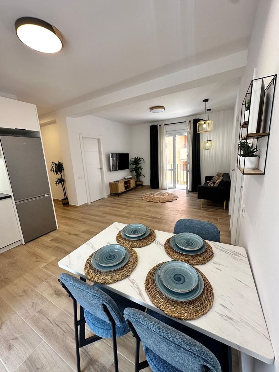 3 bedroom Flat for rent in Alicante / Alacant city - € 1,100 (Ref: 9548350)