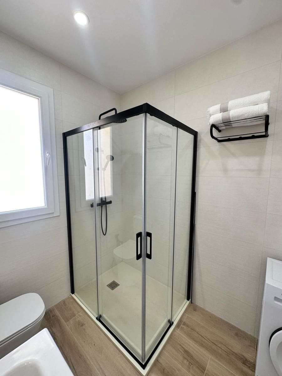 3 bedroom Flat for rent in Alicante / Alacant city - € 1,100 (Ref: 9548350)