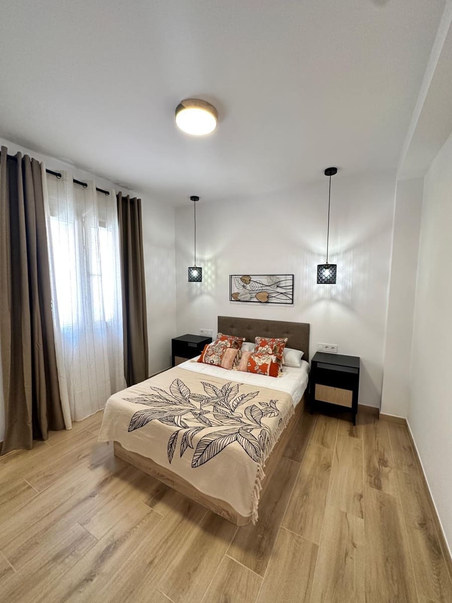 3 bedroom Flat for rent in Alicante / Alacant city - € 1,100 (Ref: 9548350)