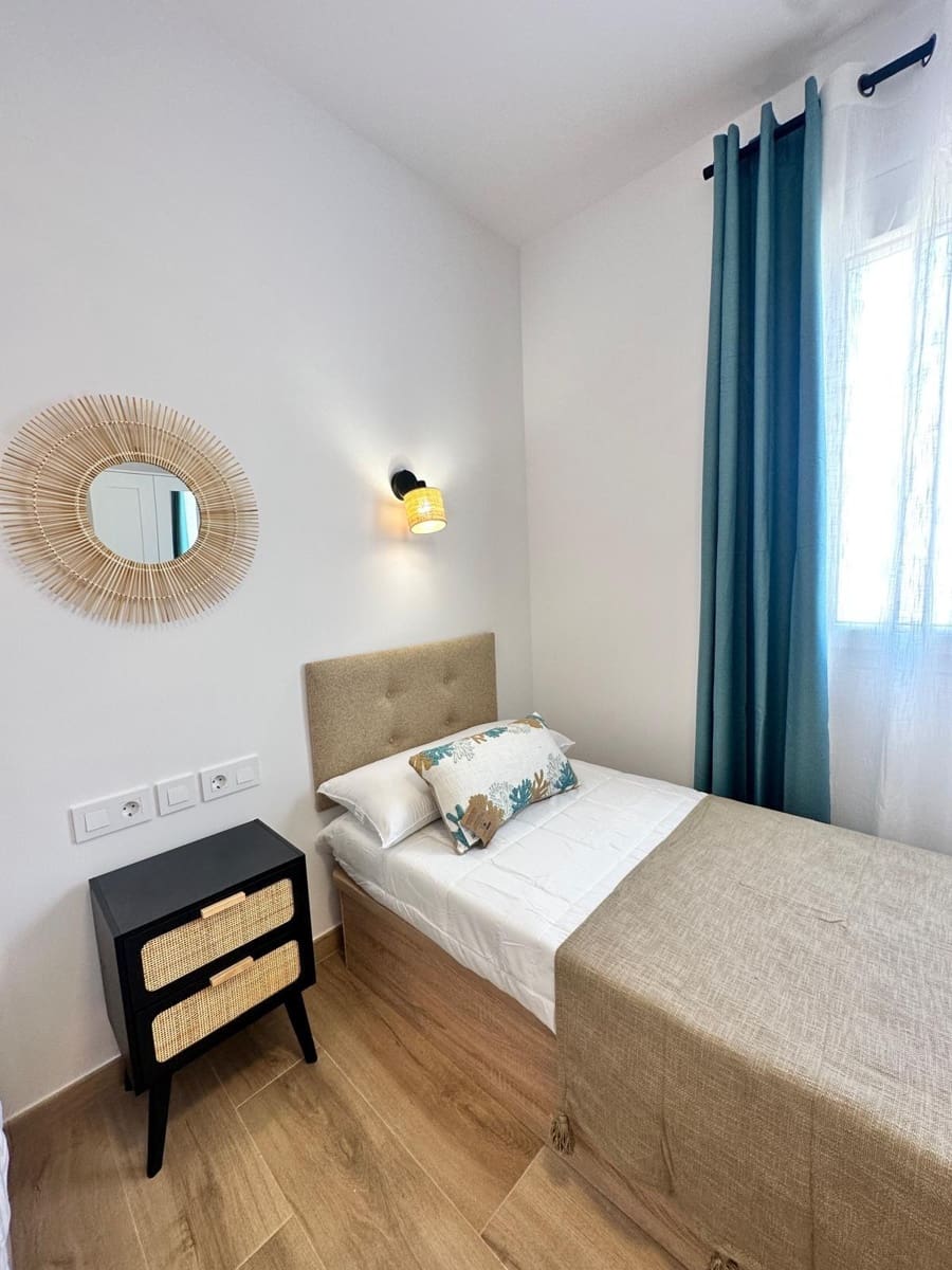 3 bedroom Flat for rent in Alicante / Alacant city - € 1,100 (Ref: 9548350)