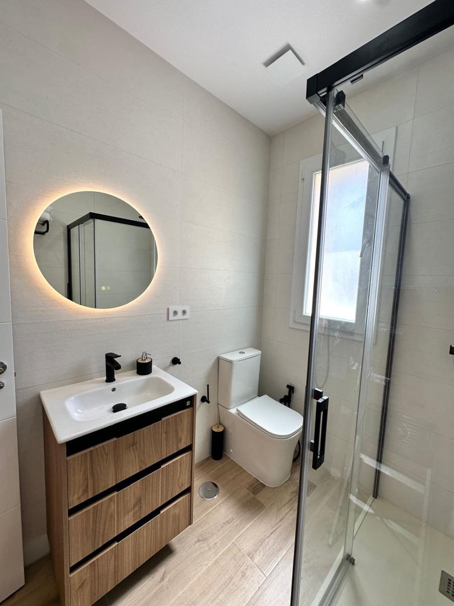 3 bedroom Flat for rent in Alicante / Alacant city - € 1,100 (Ref: 9548350)