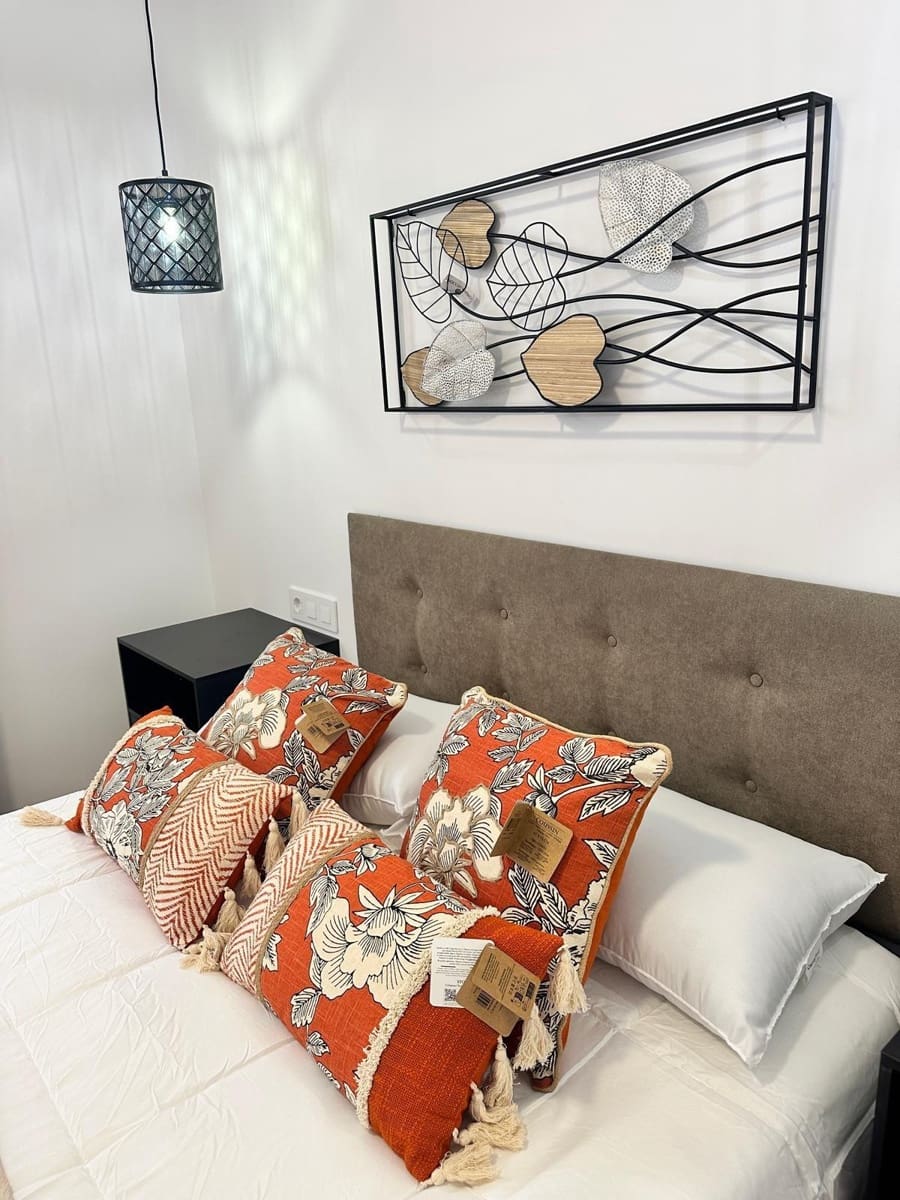 3 bedroom Flat for rent in Alicante / Alacant city - € 1,100 (Ref: 9548350)