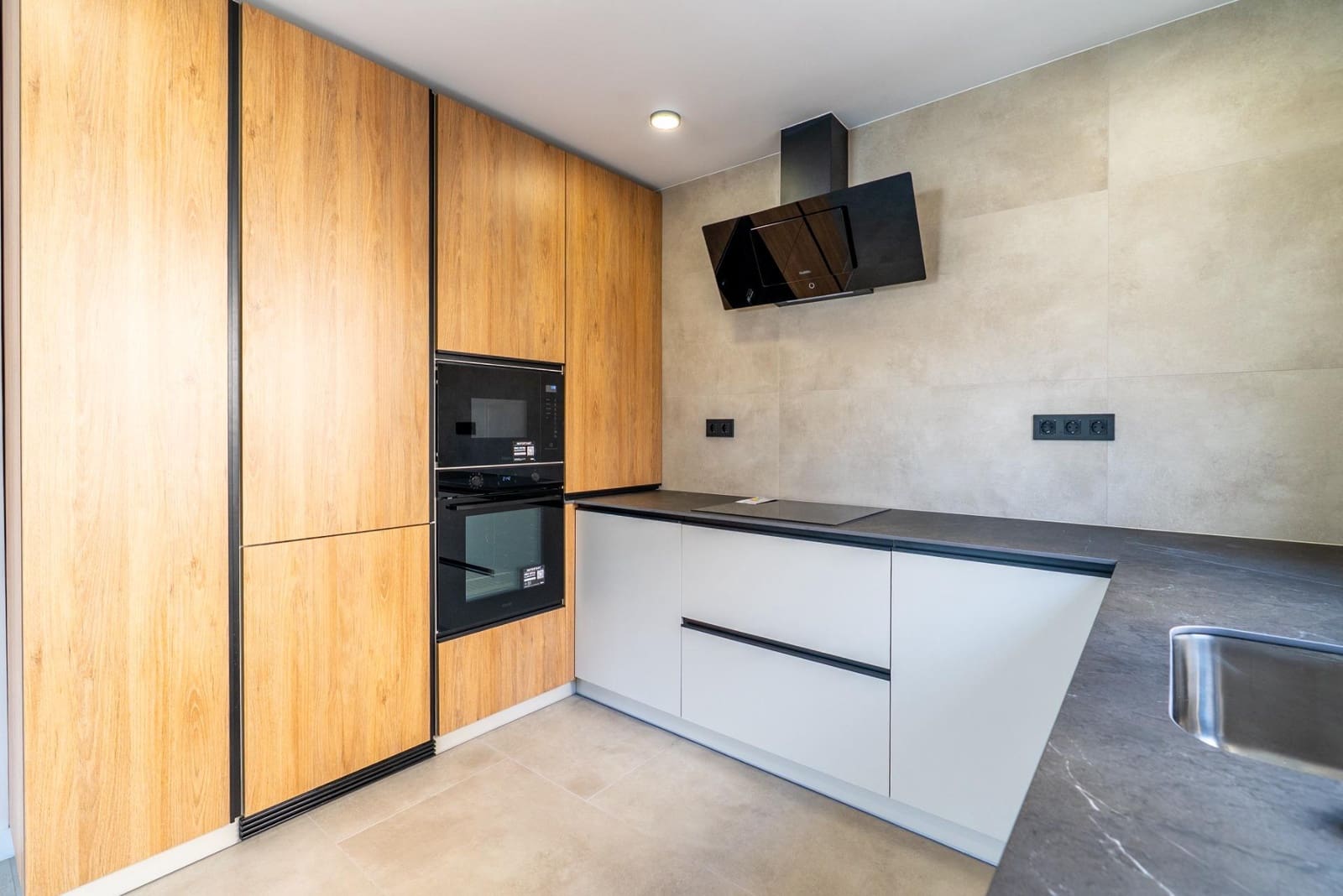 3 soverom Villa til salgs i El Campello med garasje - € 550 000 (Ref: 9555982)