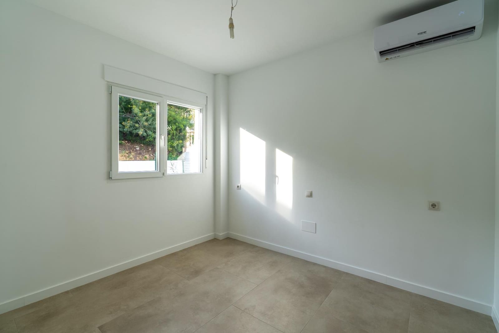 3 soverom Villa til salgs i El Campello med garasje - € 550 000 (Ref: 9555982)