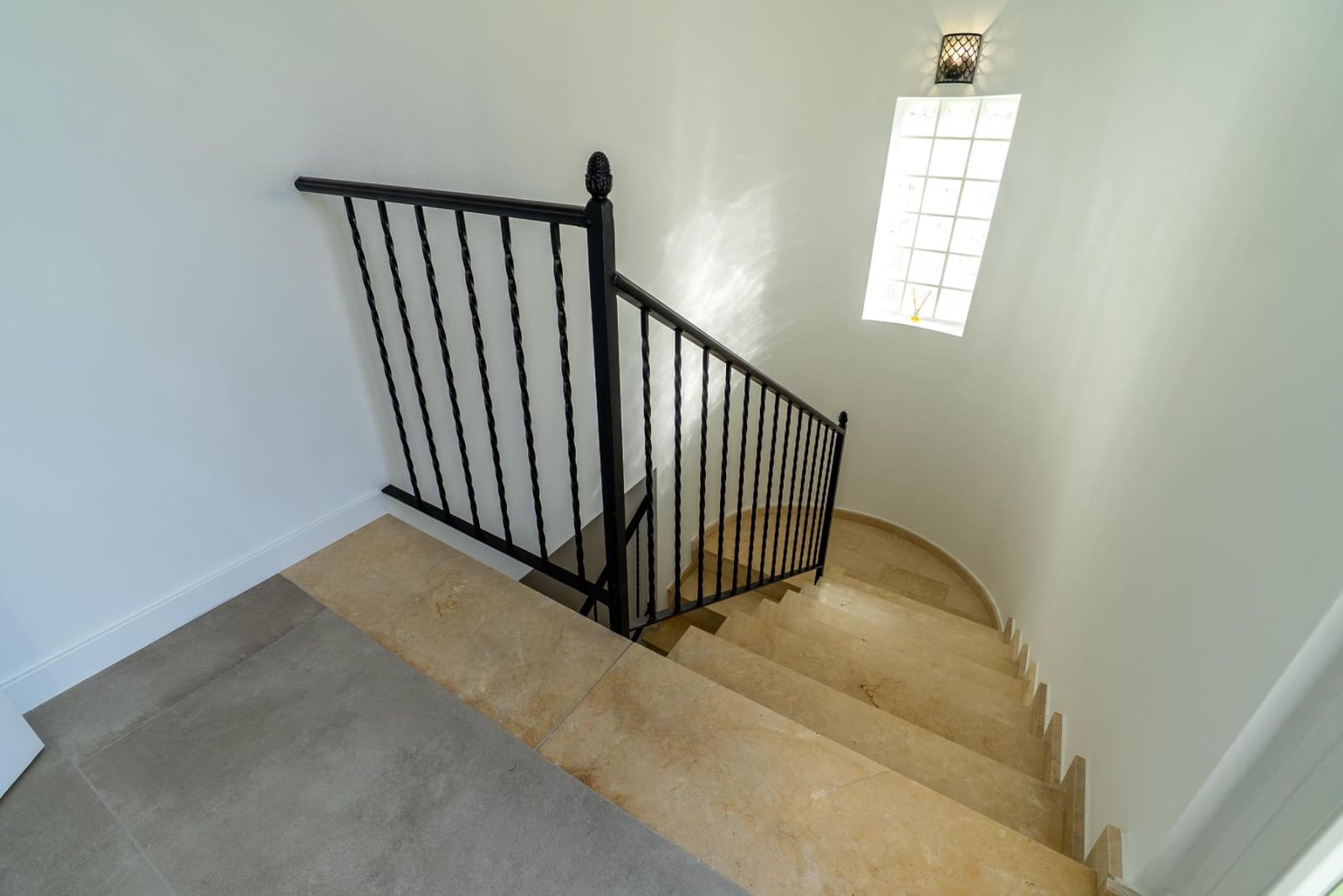 3 soverom Villa til salgs i El Campello med garasje - € 550 000 (Ref: 9555982)