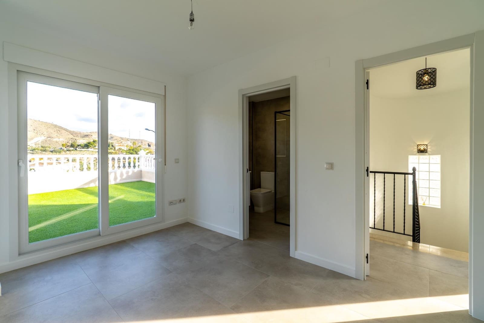 3 soverom Villa til salgs i El Campello med garasje - € 550 000 (Ref: 9555982)