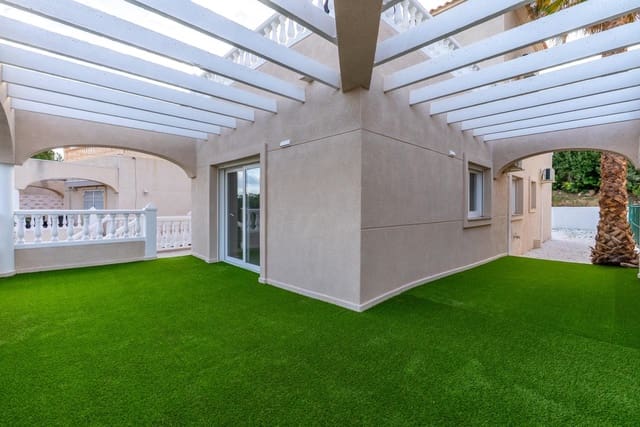 Chalet de 3 habitaciones en El Campello en venta con garaje - 549.500 € (Ref: 9555982)