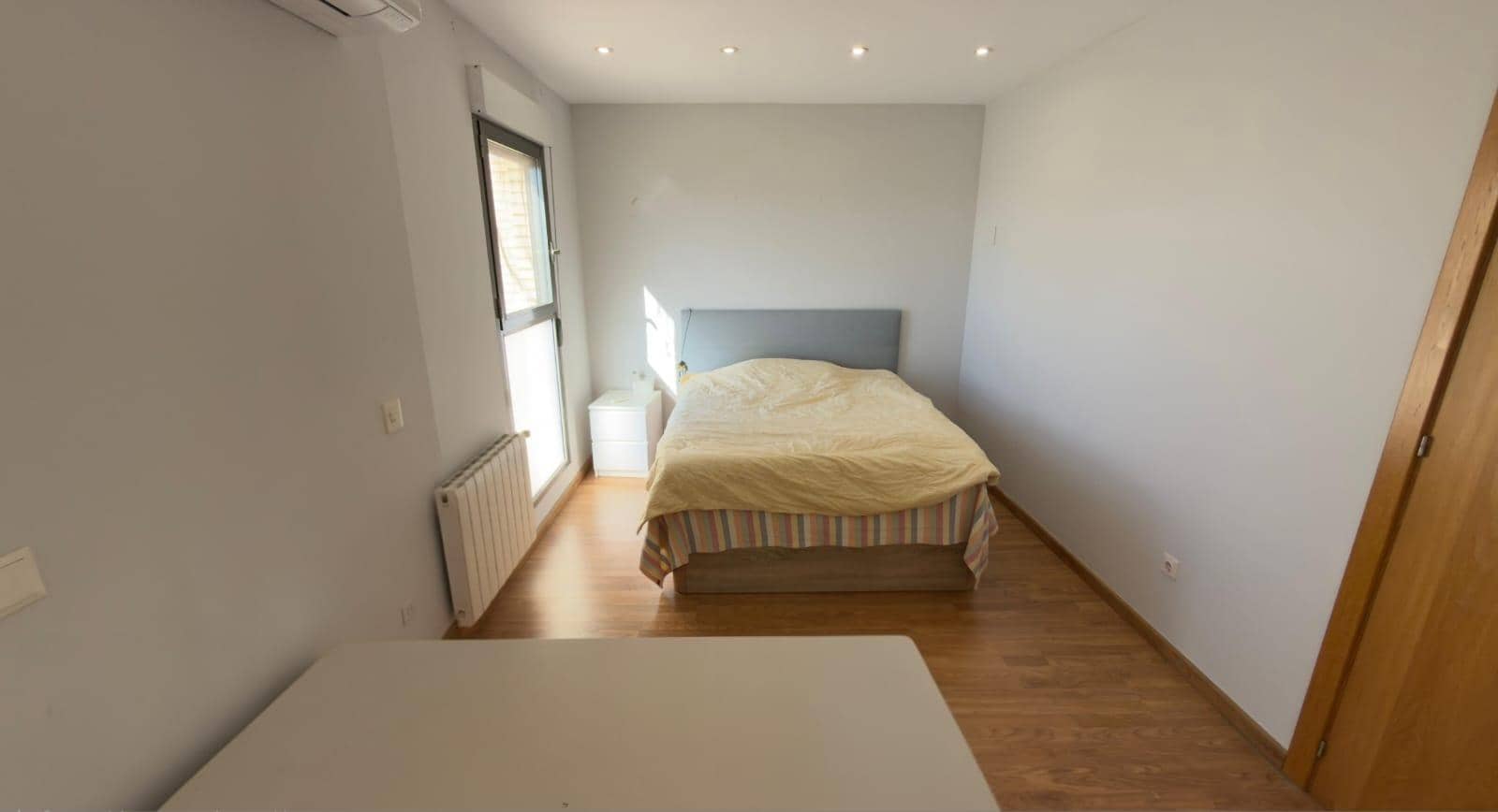 6 makuuhuone Rivitalo myytävänä paikassa Alicante kaupunki mukana uima-altaan 
autotalli - 698 000 € (Ref: 9565342)