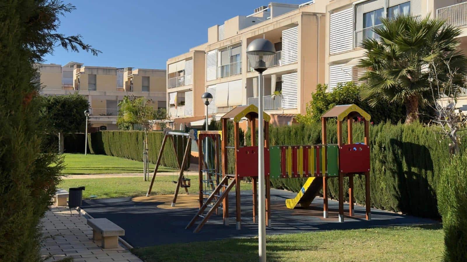 6 makuuhuone Rivitalo myytävänä paikassa Alicante kaupunki mukana uima-altaan 
autotalli - 698 000 € (Ref: 9565342)