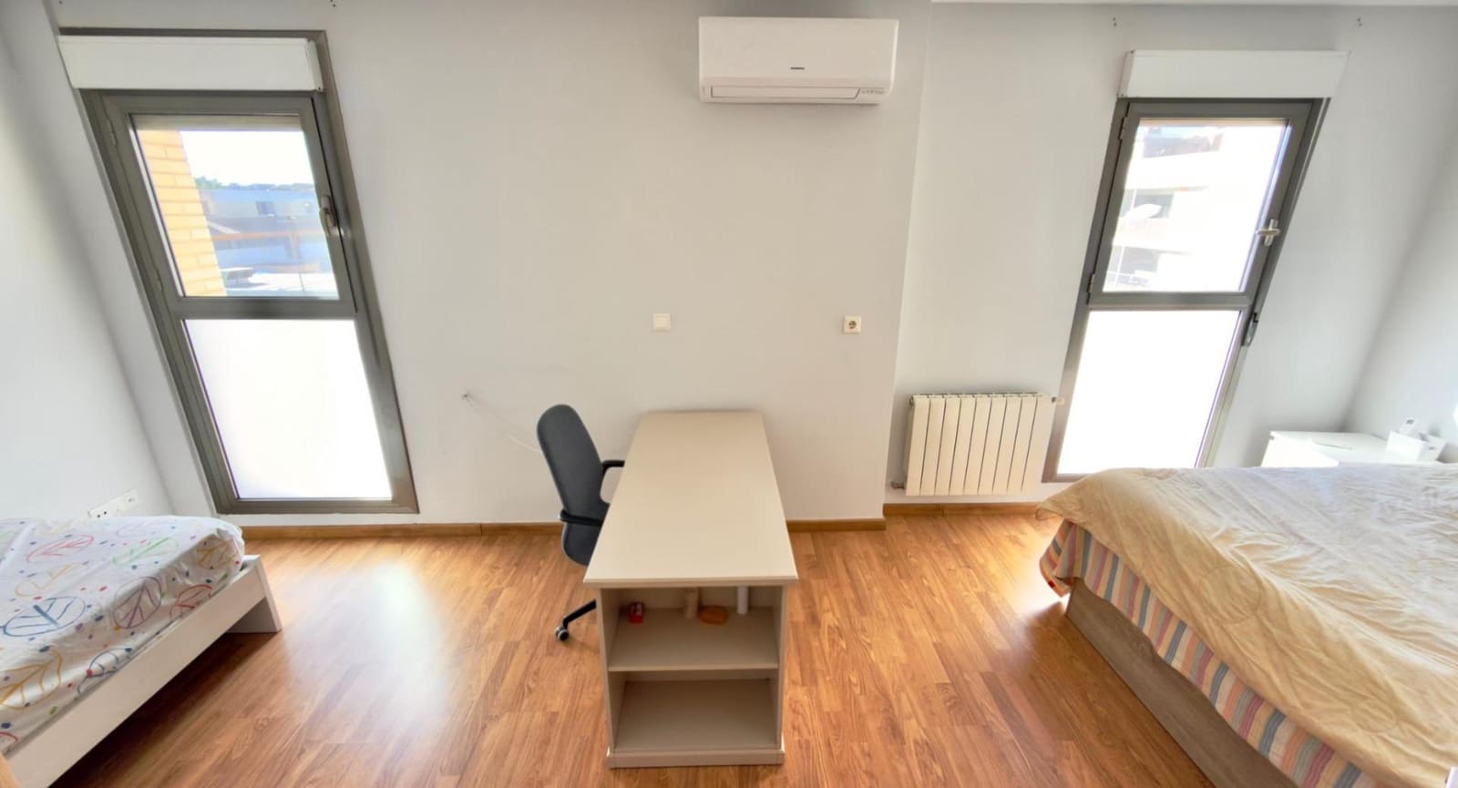 6 makuuhuone Rivitalo myytävänä paikassa Alicante kaupunki mukana uima-altaan 
autotalli - 698 000 € (Ref: 9565342)