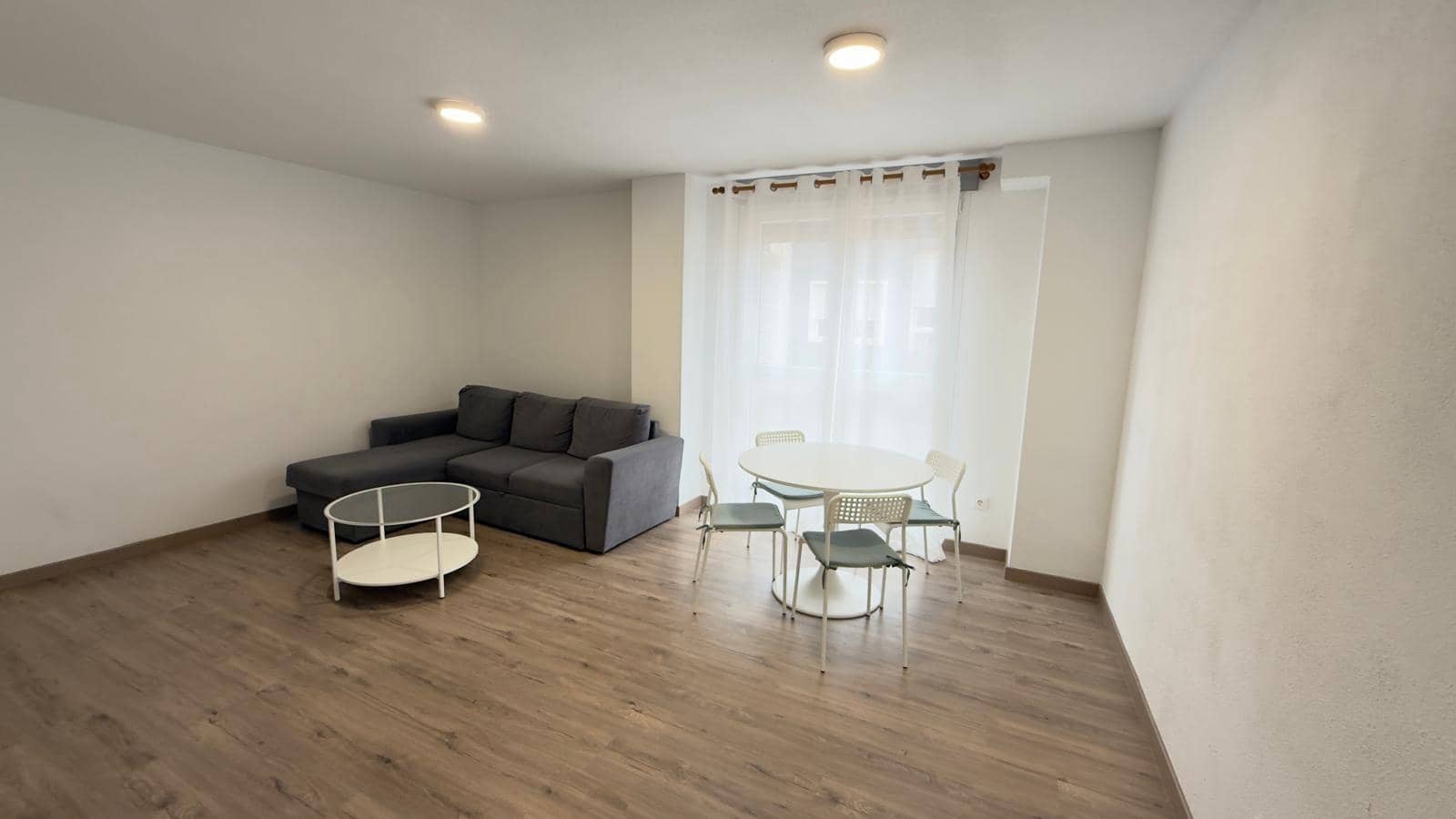 4 bedroom Flat for rent in Alicante / Alacant city - € 1,200 (Ref: 9565343)