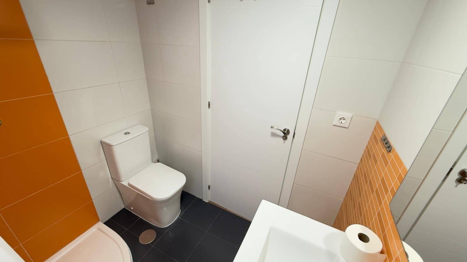 4 bedroom Flat for rent in Alicante / Alacant city - € 1,200 (Ref: 9565343)