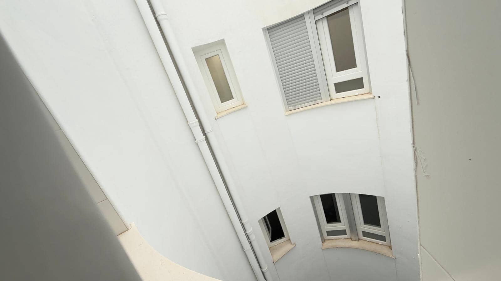 4 bedroom Flat for rent in Alicante / Alacant city - € 1,200 (Ref: 9565343)