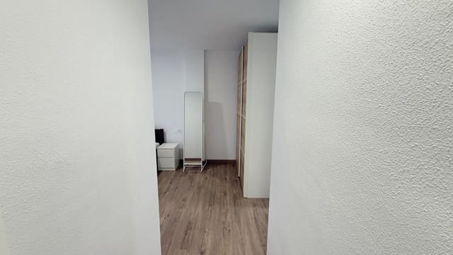 4 bedroom Flat for rent in Alicante / Alacant city - € 1,200 (Ref: 9565343)