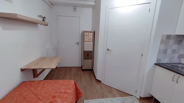 1 soveværelse Lejlighed til leje i Carolinas Bajas, Alicante by - € 650 (Ref: 9568800)