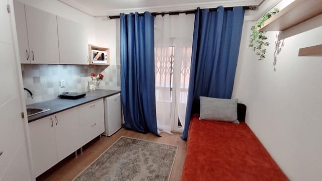 1 quarto Apartamento para arrendar em Carolinas Bajas, Alicante cidade - 650 € (Ref: 9568800)