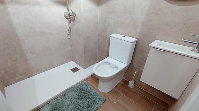 1 quarto Apartamento para arrendar em Carolinas Bajas, Alicante cidade - 650 € (Ref: 9568800)