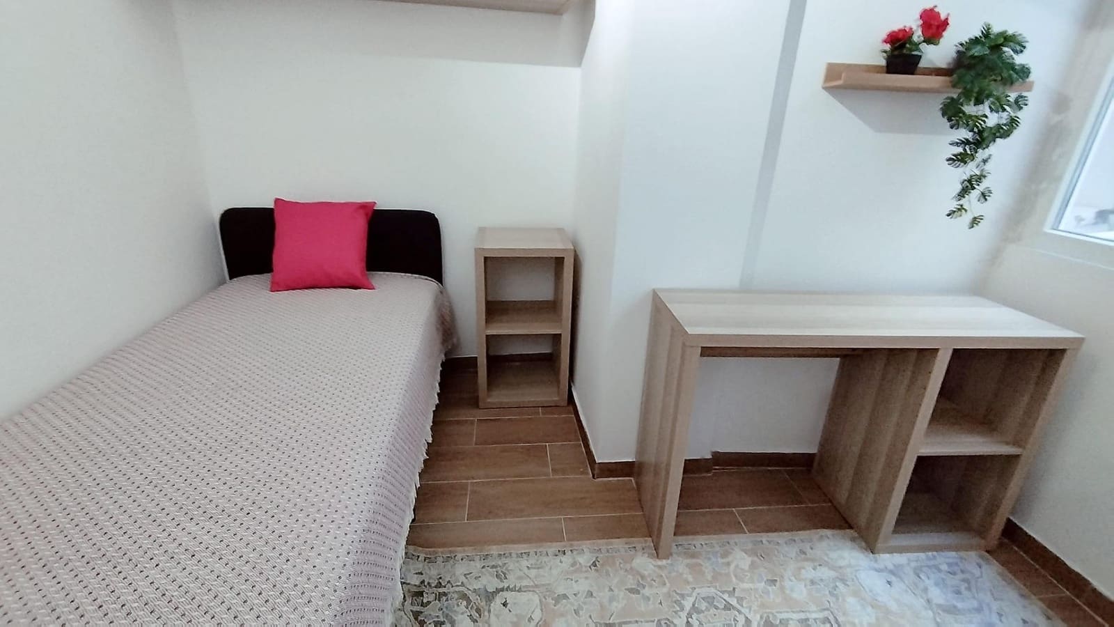 Apartamento de 1 habitación en Alicante / Alacant ciudad en alquiler - 600 € (Ref: 9568800)