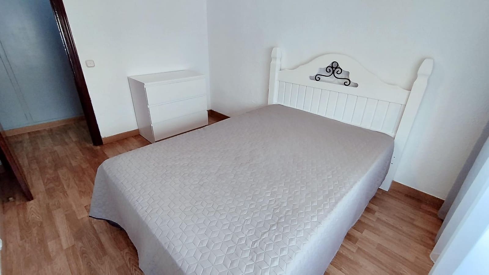 3 Zimmer Apartment zu vermieten in Alicante / Alacant Stadt - 980 € (Ref: 9568801)