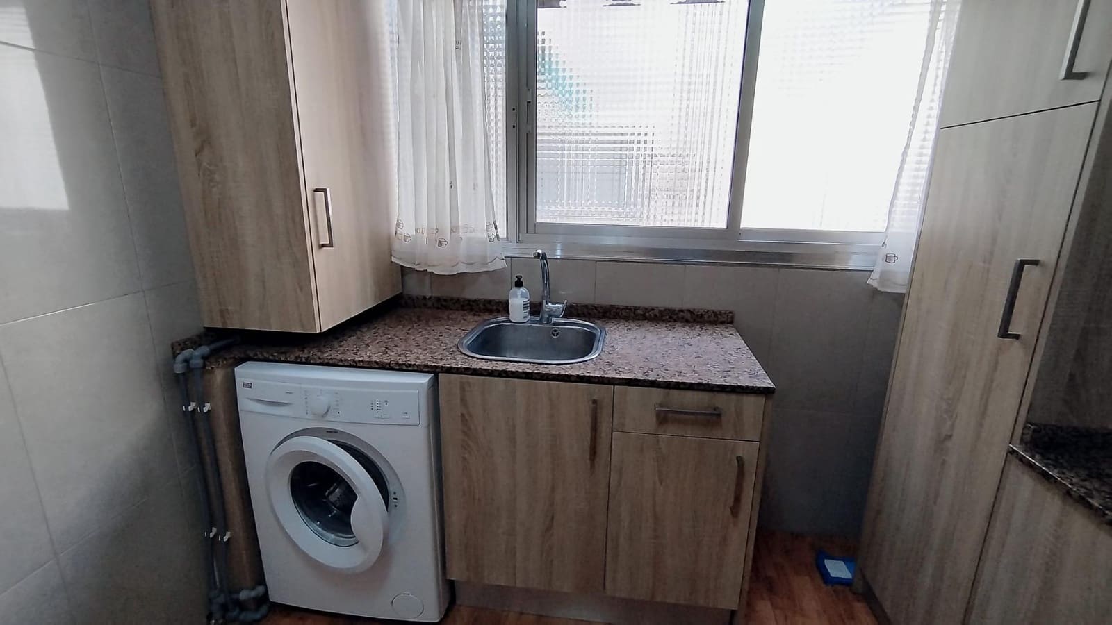 3 Zimmer Apartment zu vermieten in Alicante / Alacant Stadt - 980 € (Ref: 9568801)