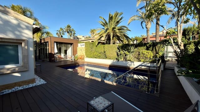 6 soveværelse Villa til salg i Benidorm med swimmingpool - € 1.295.000 (Ref: 9574721)