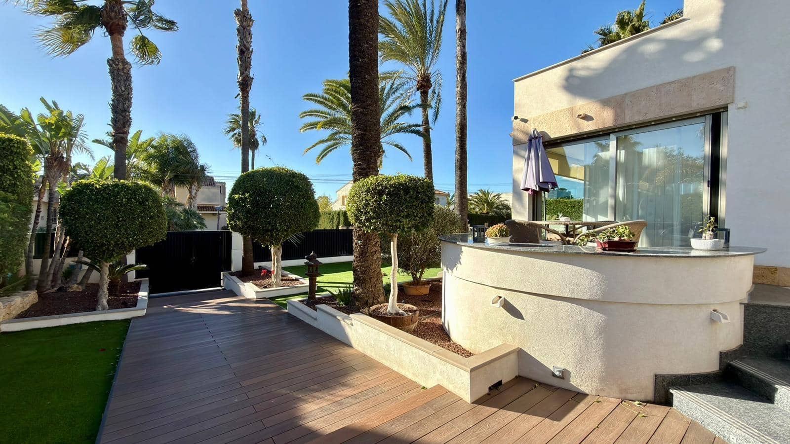 6 soveværelse Villa til salg i Benidorm med swimmingpool - € 1.295.000 (Ref: 9574721)