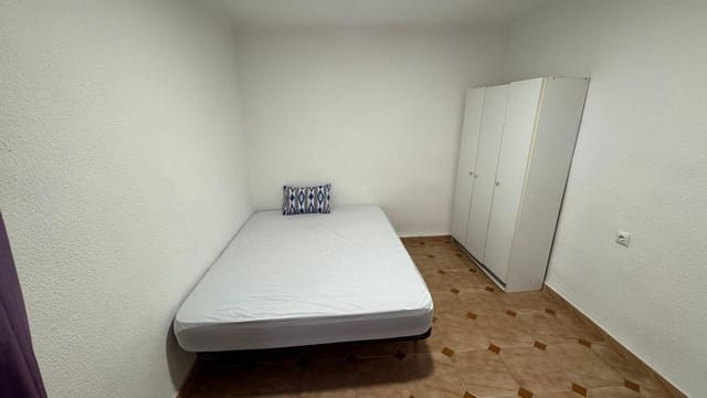 3 slaapkamer Appartement te huur in Alicante stad - € 870 (Ref: 9586625)