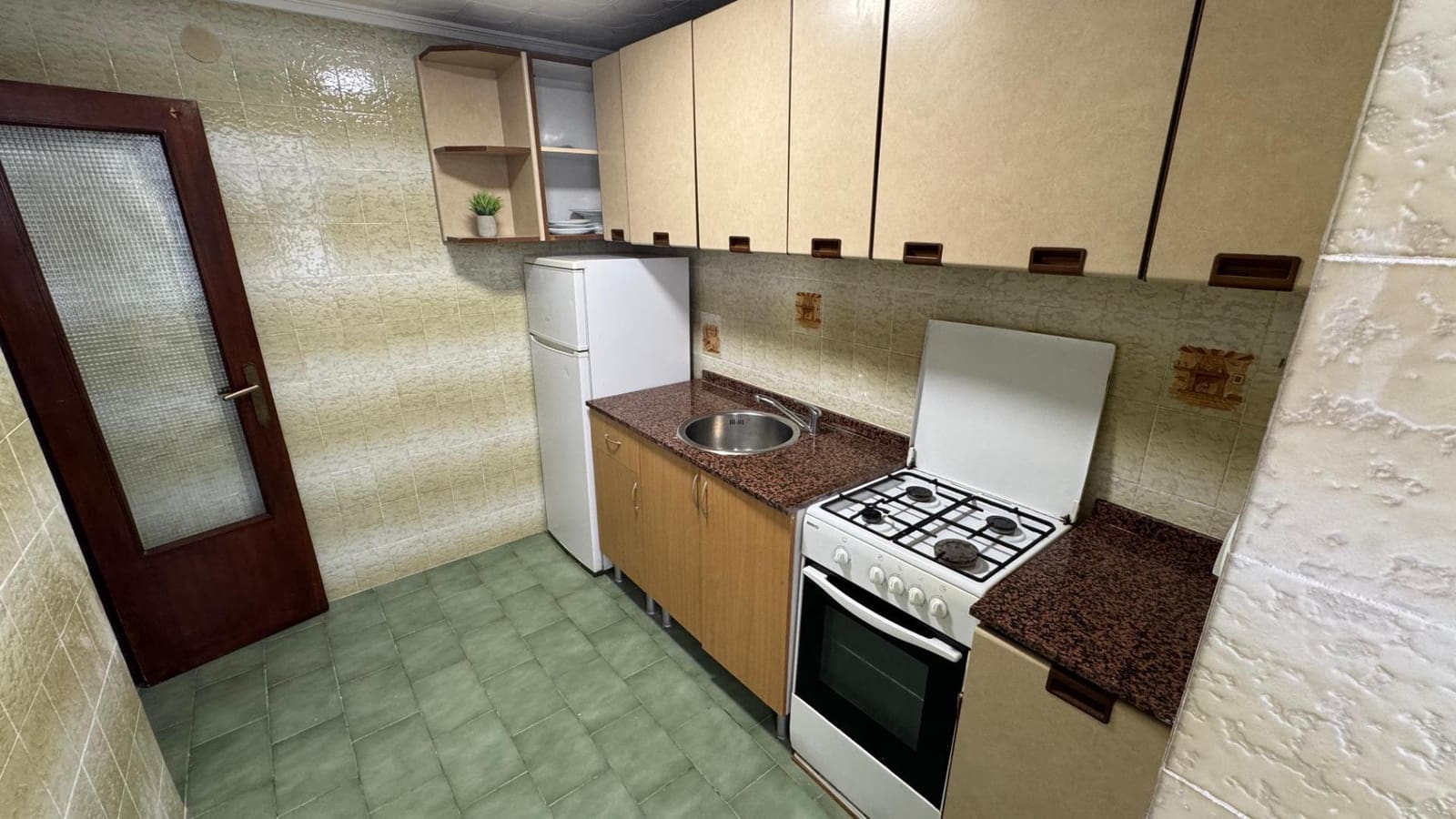 3 slaapkamer Appartement te huur in Alicante stad - € 870 (Ref: 9586625)