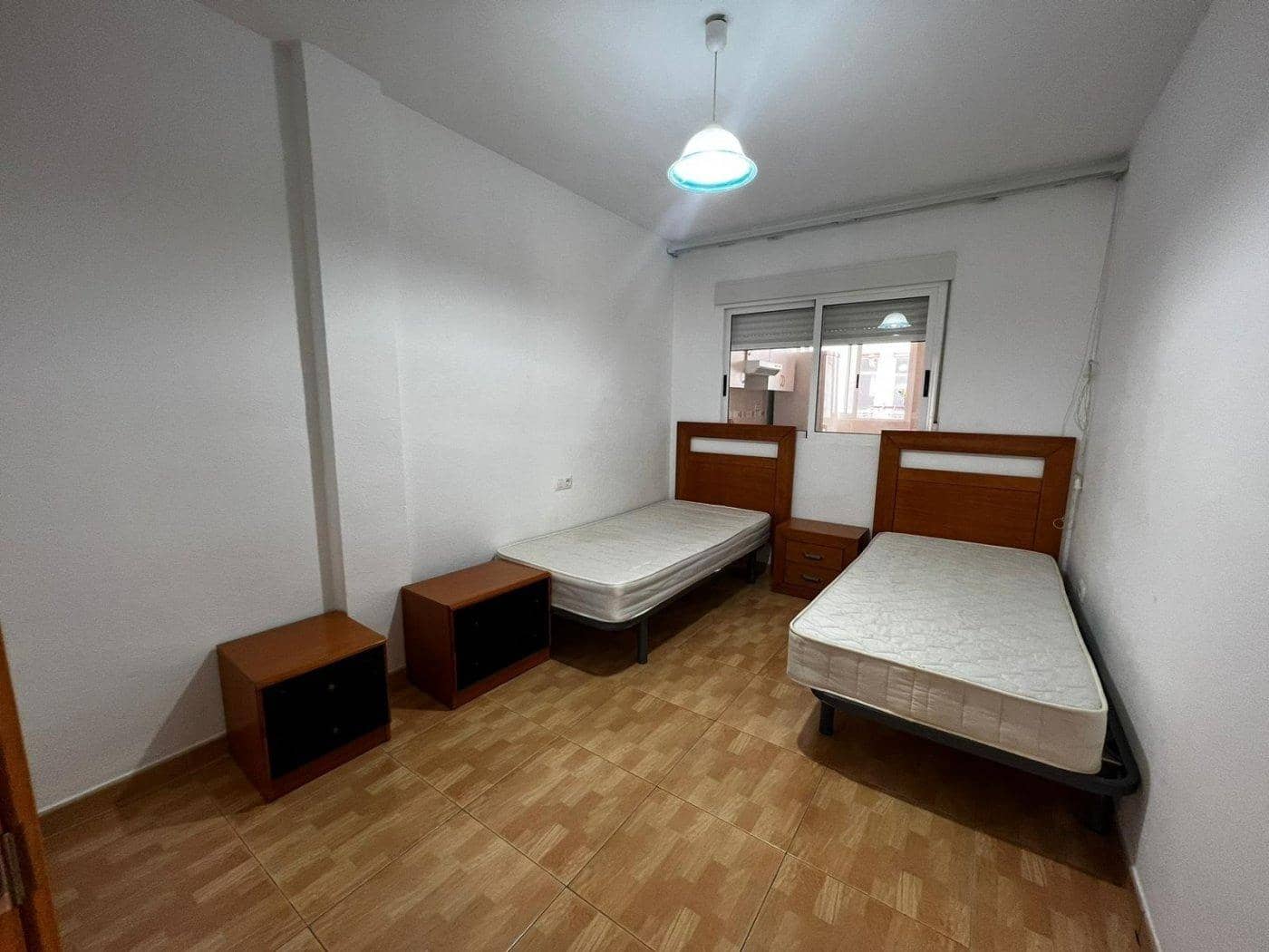 3 soverom Leilighet til leie i Alicante by - € 900 (Ref: 9591411)