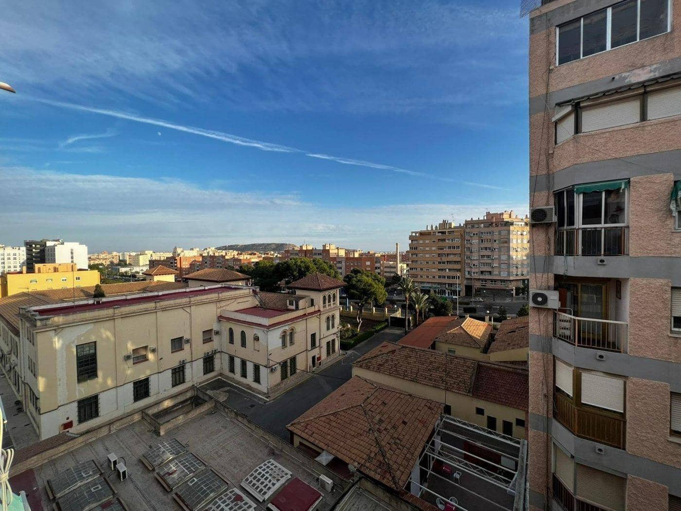 3 soverom Leilighet til leie i Alicante by - € 900 (Ref: 9591411)