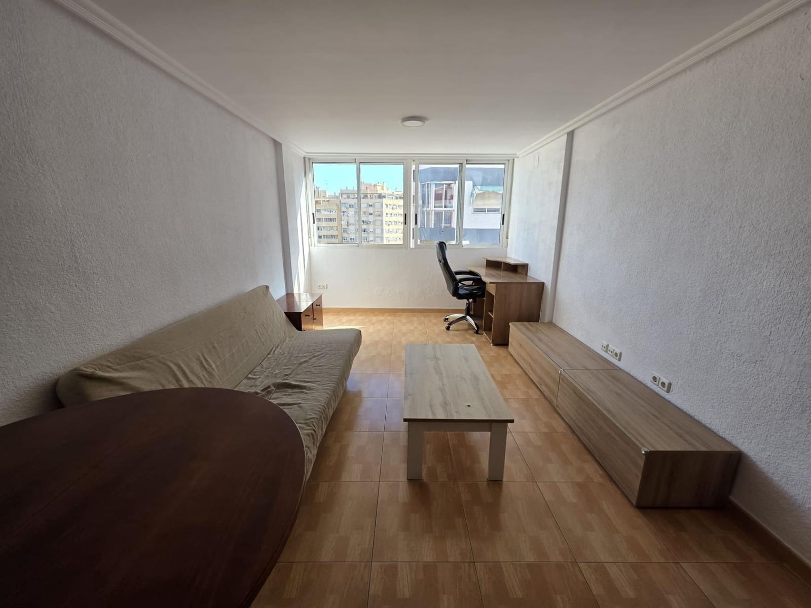 3 soverom Leilighet til leie i Alicante by - € 900 (Ref: 9591411)