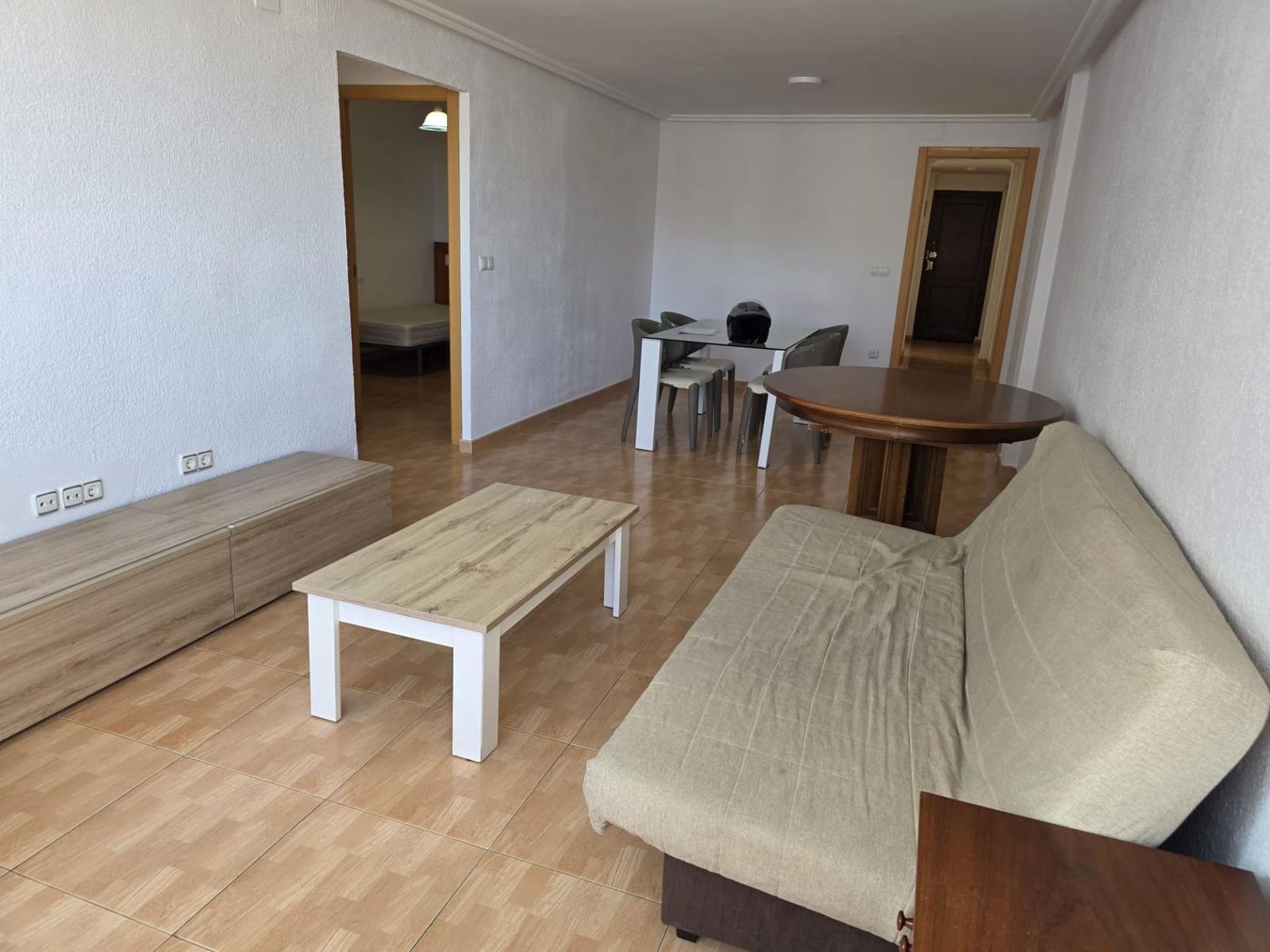 3 soverom Leilighet til leie i Alicante by - € 900 (Ref: 9591411)