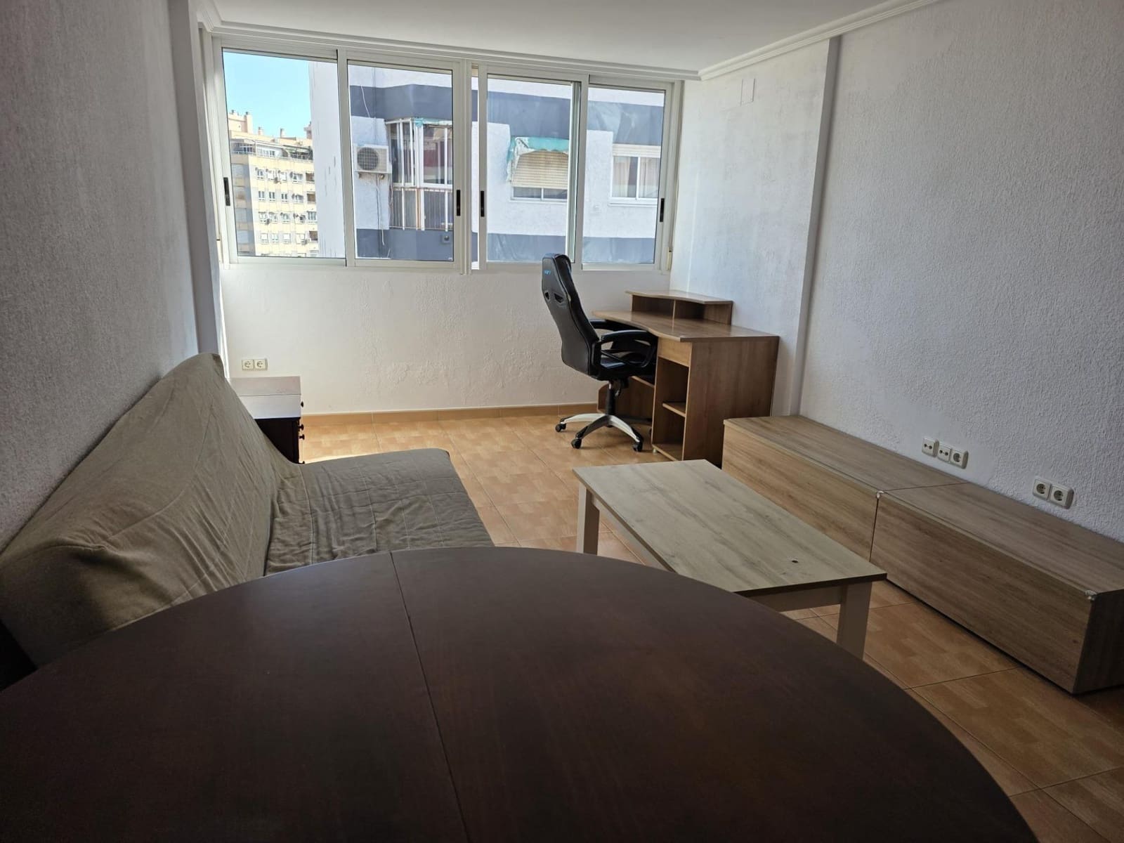 3 soverom Leilighet til leie i Alicante by - € 900 (Ref: 9591411)