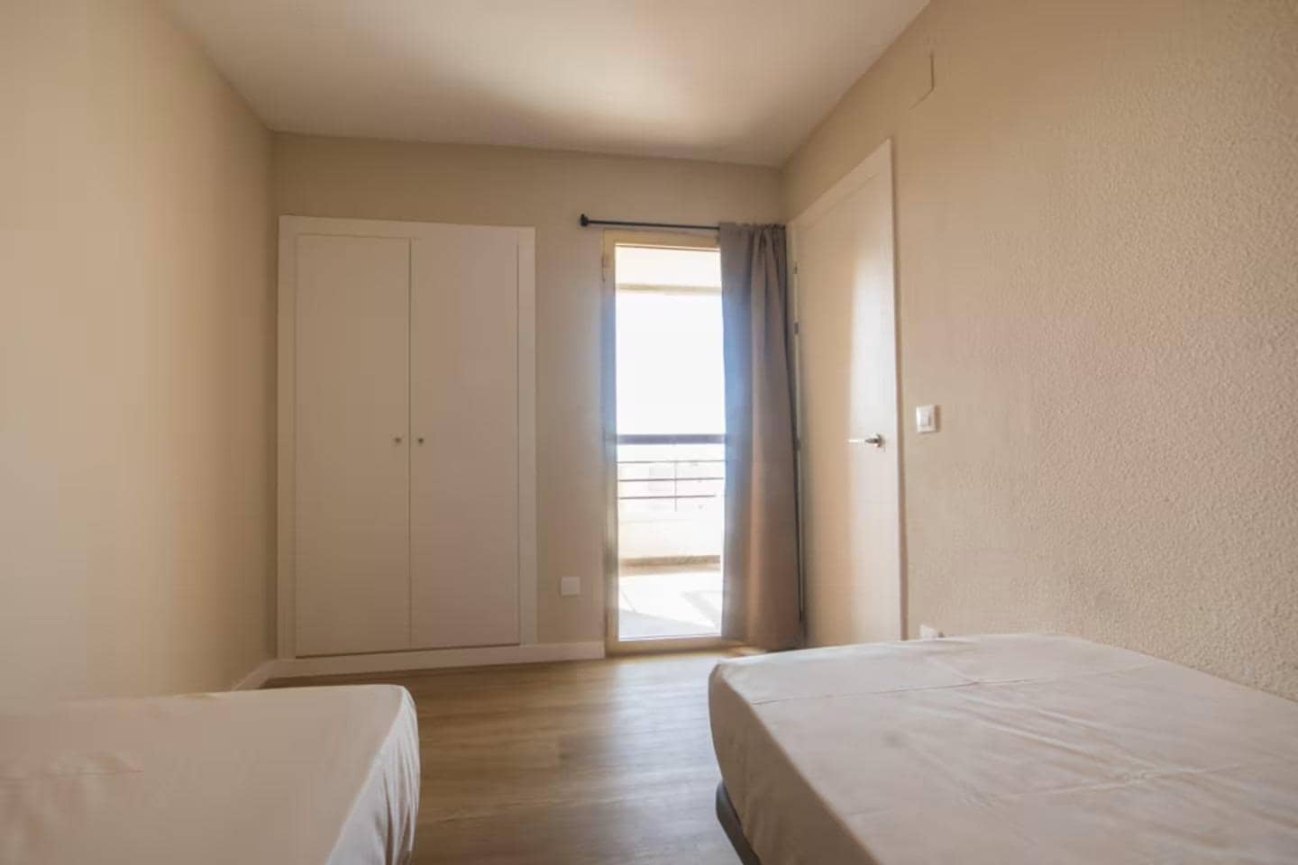 1 quarto Apartamento para arrendar em Benidorm com piscina - 1 100 € (Ref: 9596294)