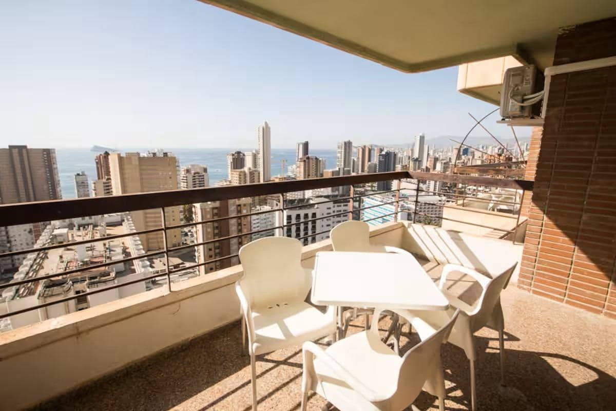 1 quarto Apartamento para arrendar em Benidorm com piscina - 1 100 € (Ref: 9596294)