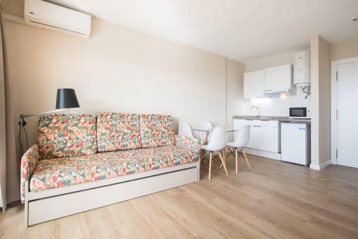 1 quarto Apartamento para arrendar em Benidorm com piscina - 1 100 € (Ref: 9596294)