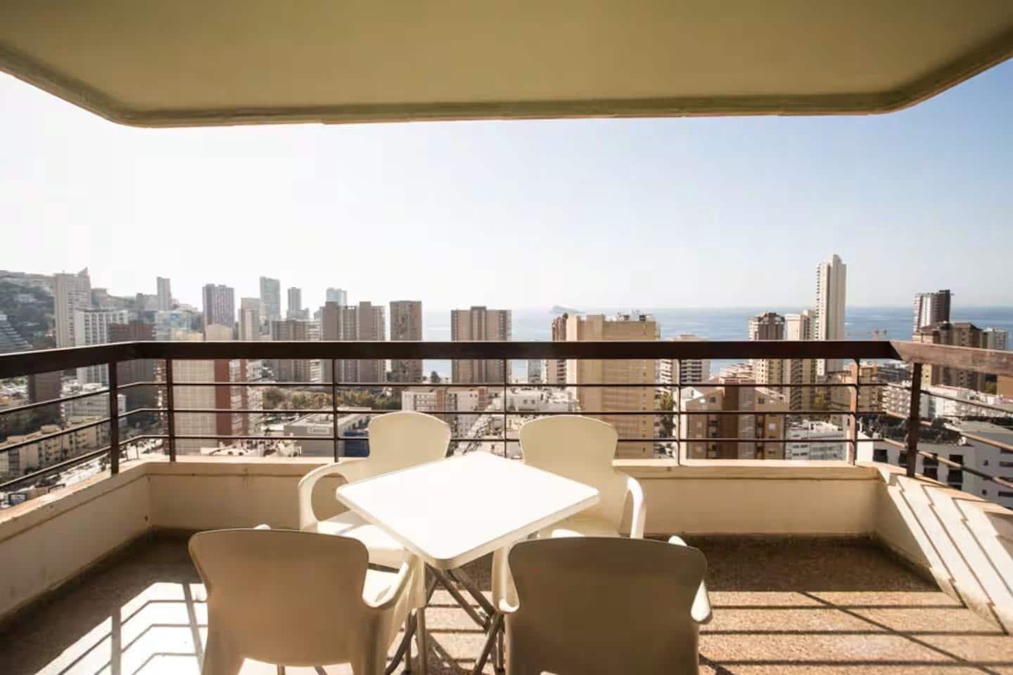 1 quarto Apartamento para arrendar em Benidorm com piscina - 1 100 € (Ref: 9596294)