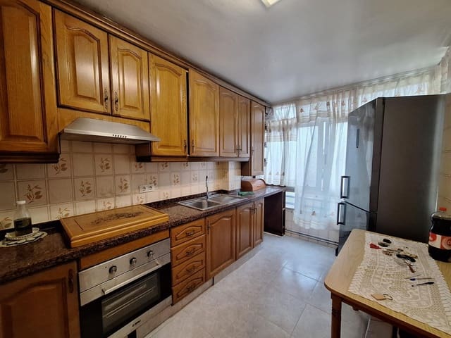 4 quarto Apartamento para venda em Juan XXIII, Alicante cidade com garagem - 132 000 € (Ref: 9596295)