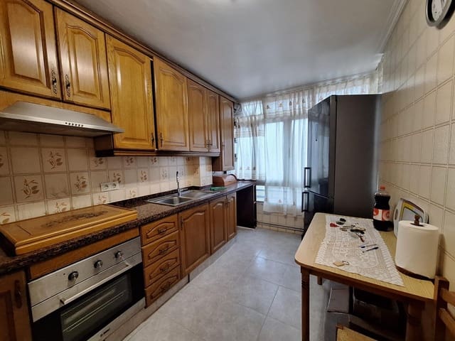 4 quarto Apartamento para venda em Juan XXIII, Alicante cidade com garagem - 132 000 € (Ref: 9596295)