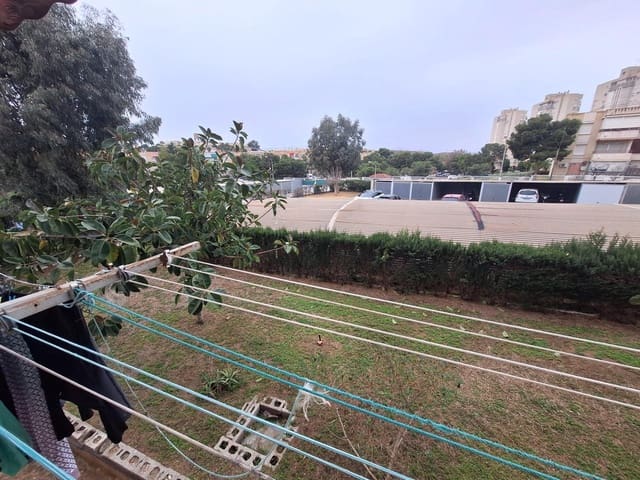 4 quarto Apartamento para venda em Juan XXIII, Alicante cidade com garagem - 132 000 € (Ref: 9596295)