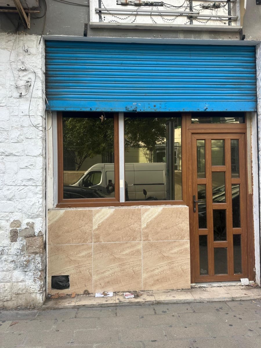 2 bedroom Commercial for sale in Alicante / Alacant city - € 73,000 (Ref: 9602657)