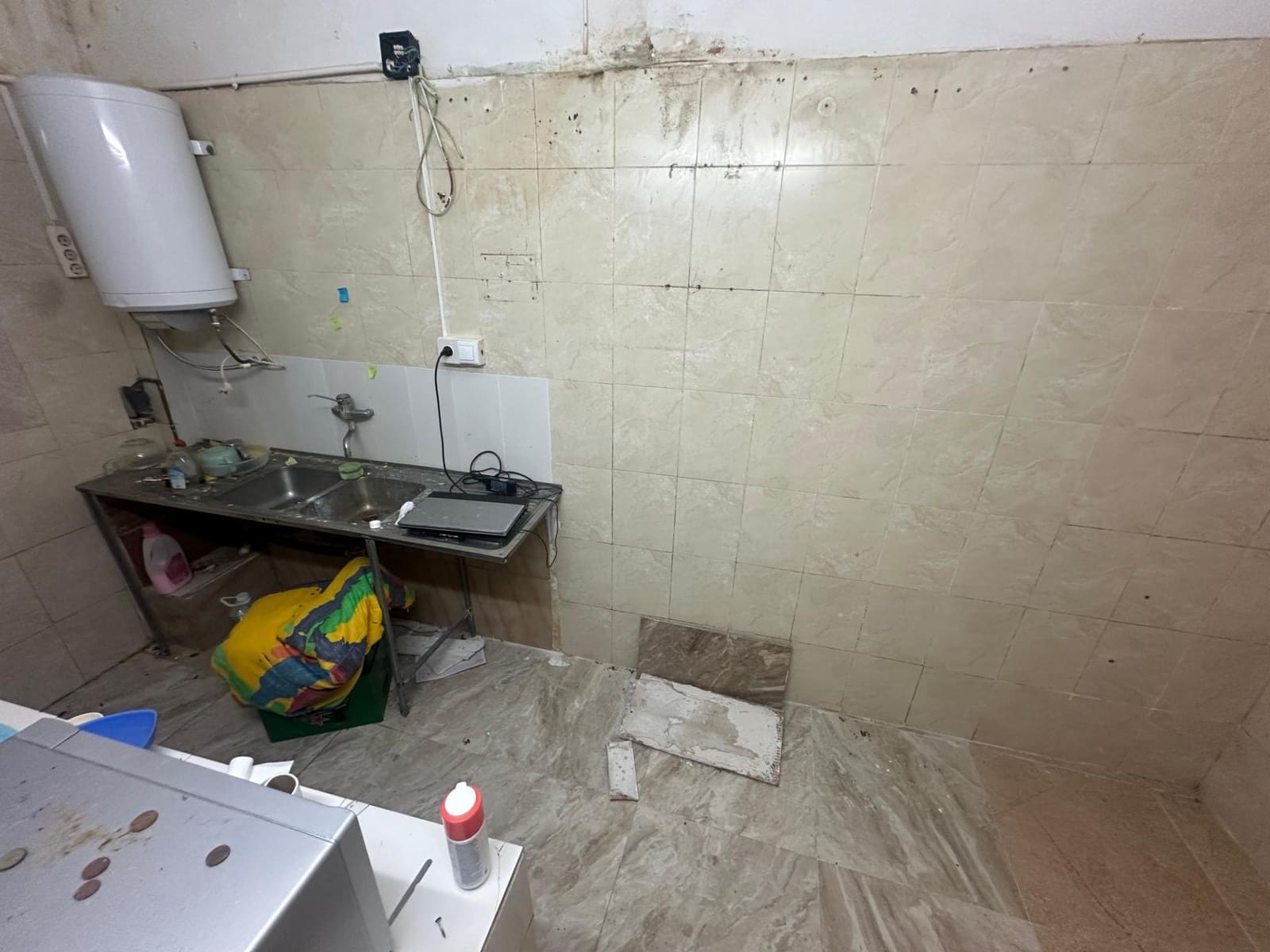 2 bedroom Commercial for sale in Alicante / Alacant city - € 73,000 (Ref: 9602657)
