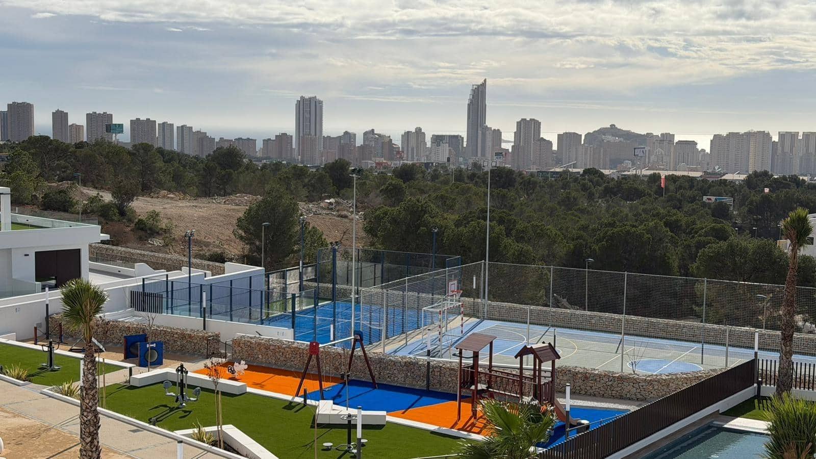 2 makuuhuone Asunto myytävänä paikassa Finestrat mukana uima-altaan - 430 000 € (Ref: 9611636)