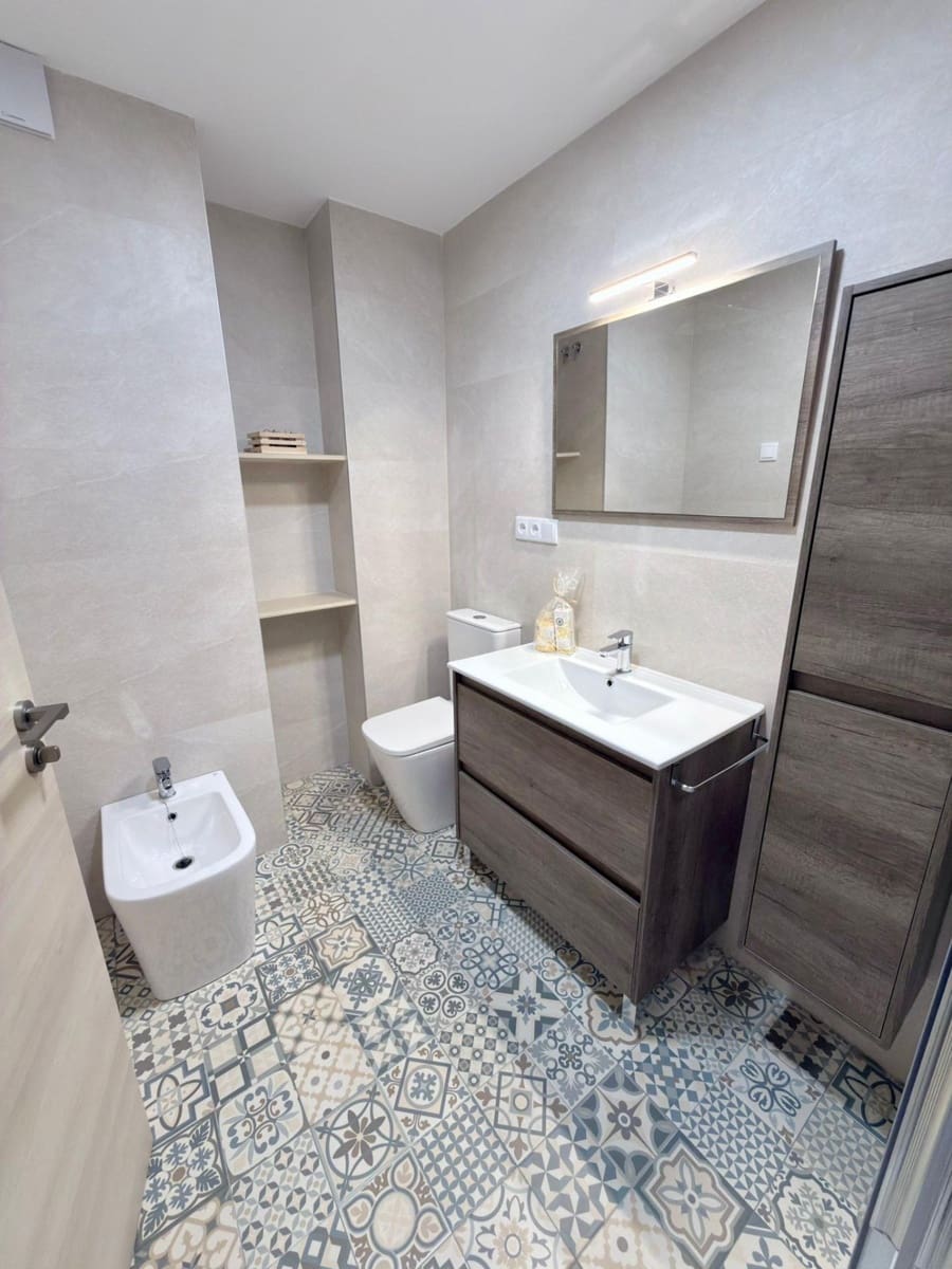 3 bedroom Apartment for sale in Alicante / Alacant city - € 399,000 (Ref: 9615643)