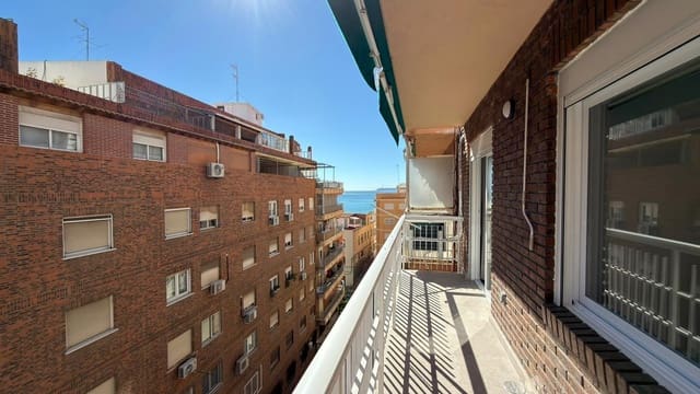 3 bedroom Apartment for sale in Raval Roig - Virgen del Socorro, Alicante / Alacant city - € 399,000 (Ref: 9615643)